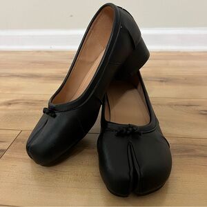 Black Leather Tabi Pumps